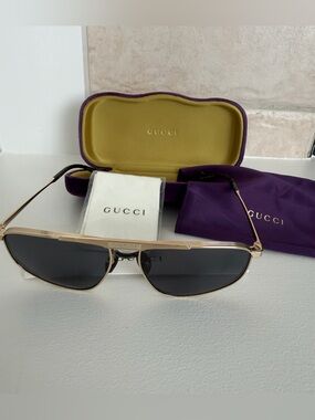 New Gucci Gold Frame with Black Lenses Sunglasses GG0841S